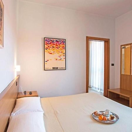 Hotel Lux Alessandria Esterno foto