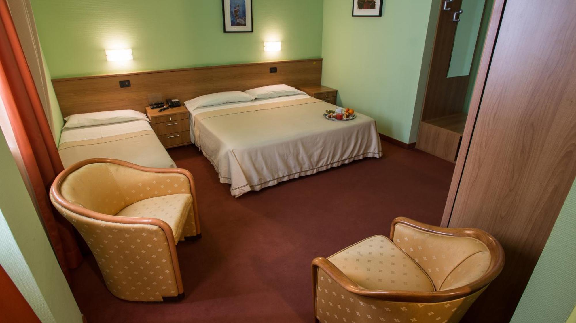 Hotel Lux Alessandria Esterno foto