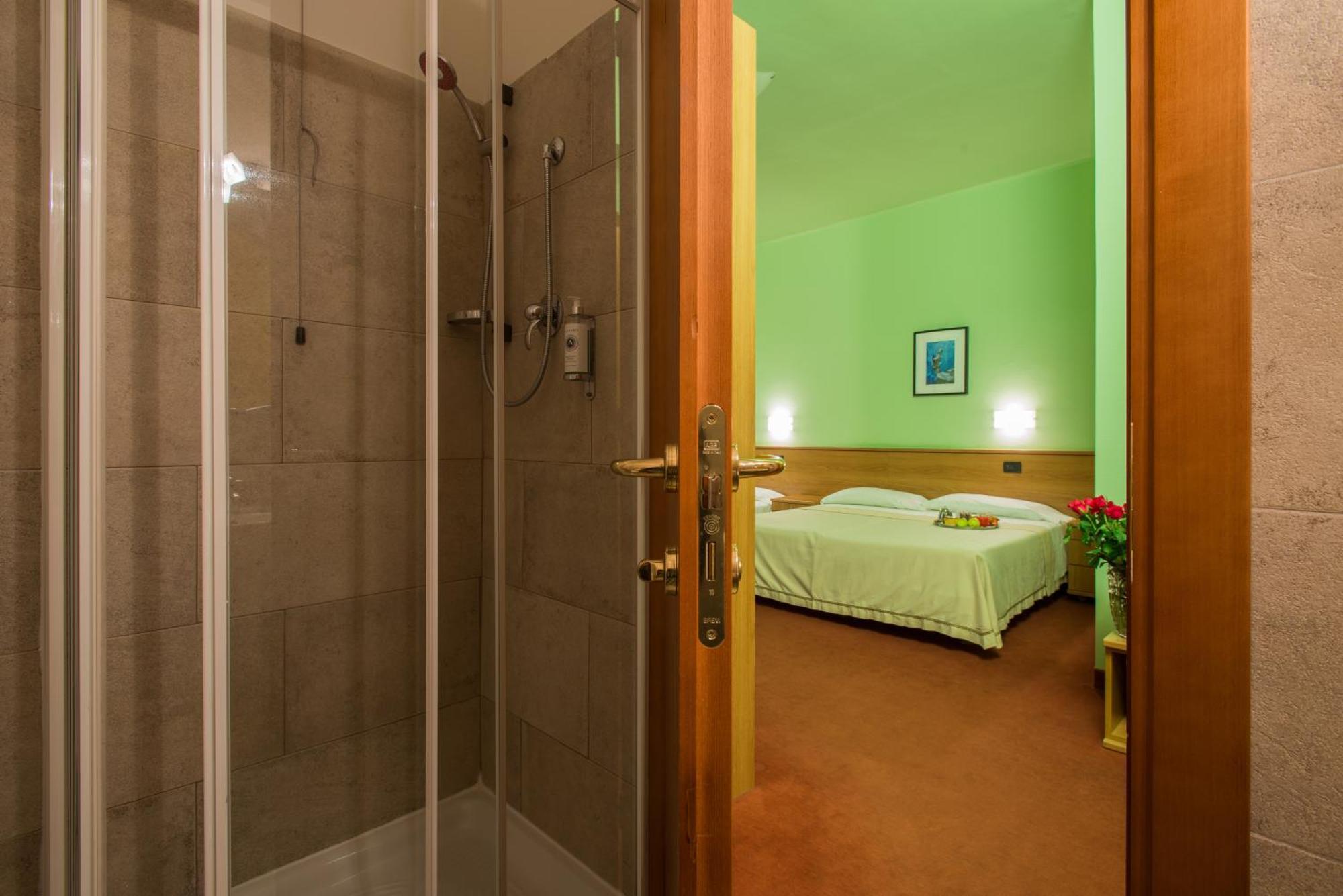 Hotel Lux Alessandria Esterno foto