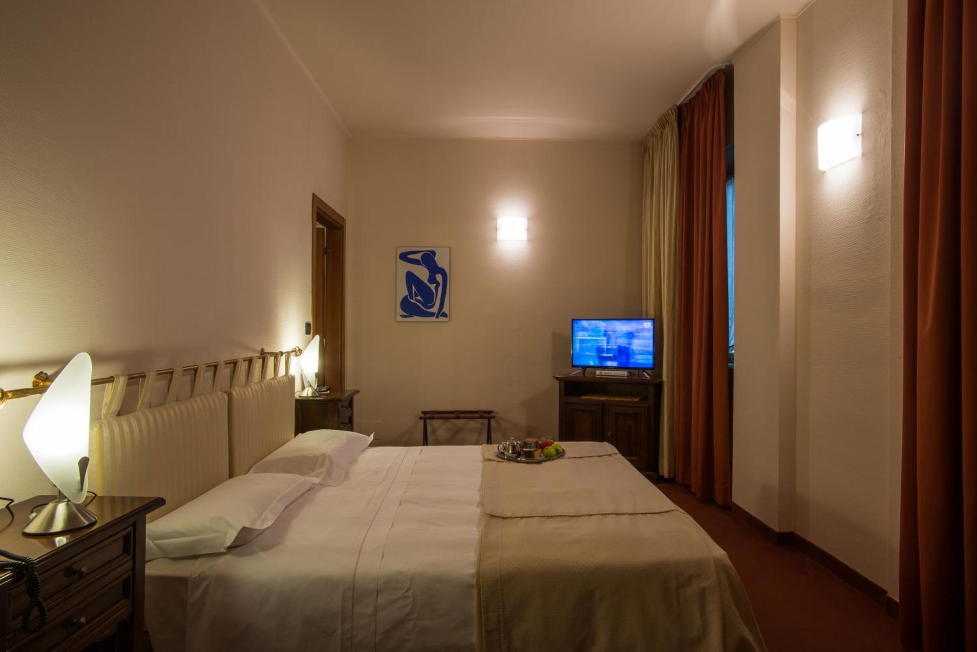 Hotel Lux Alessandria Esterno foto