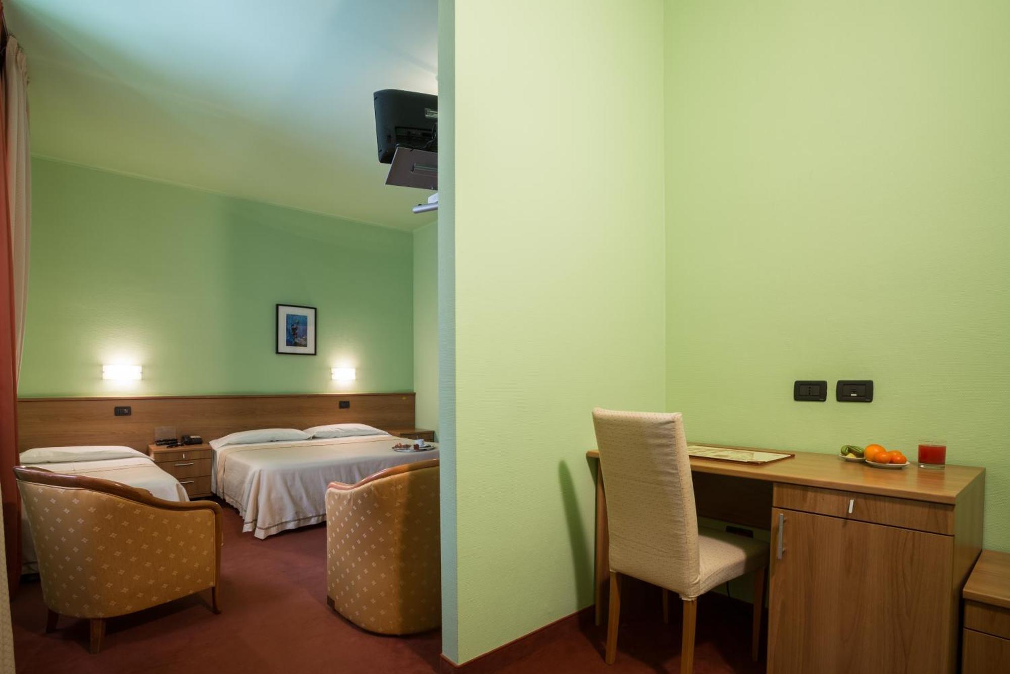 Hotel Lux Alessandria Esterno foto