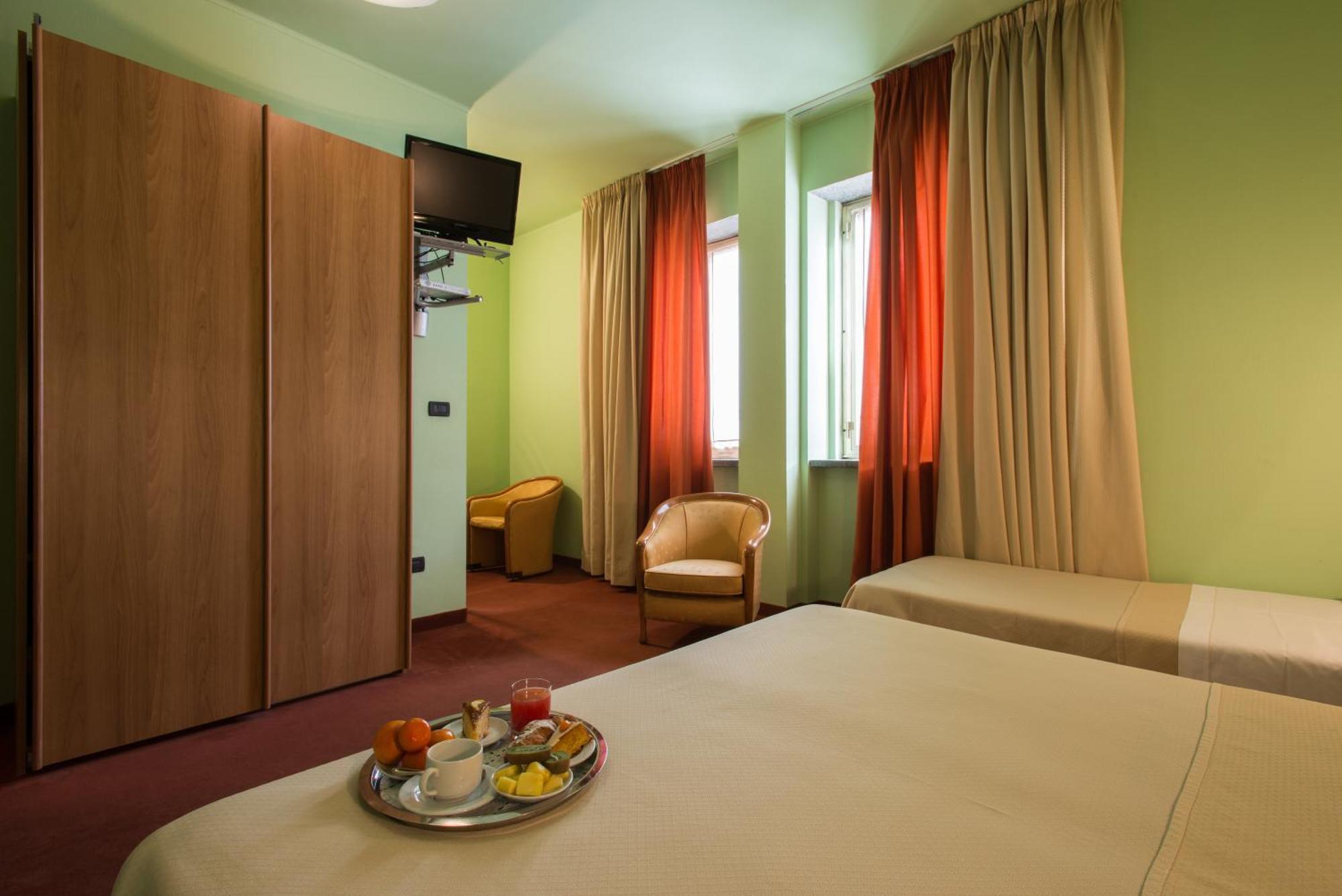 Hotel Lux Alessandria Esterno foto