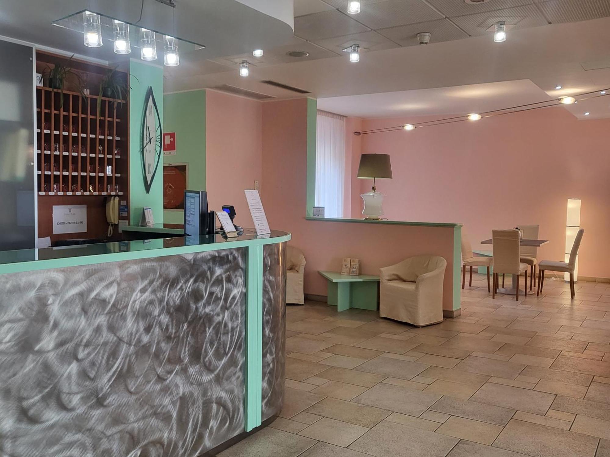 Hotel Lux Alessandria Esterno foto