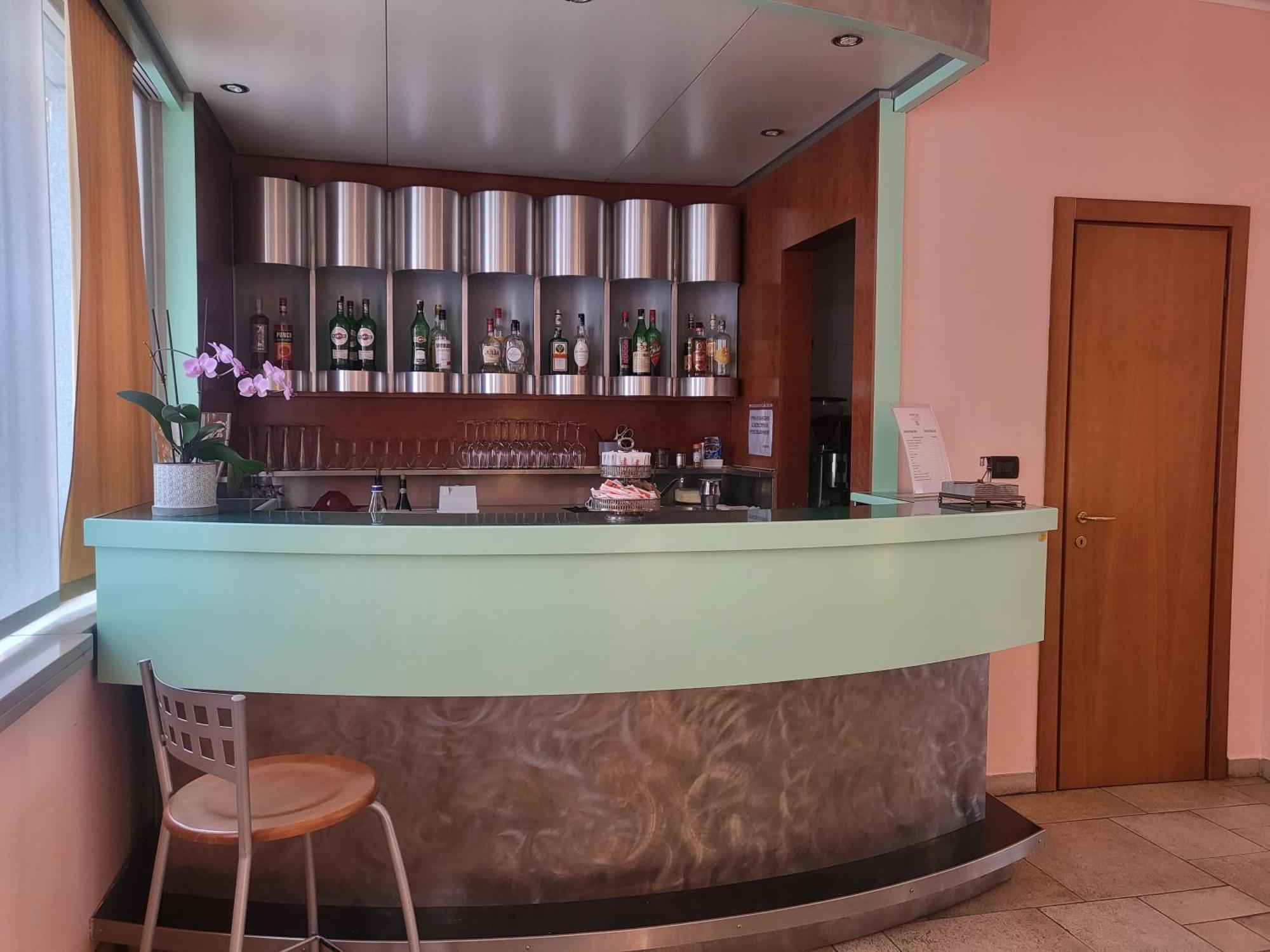 Hotel Lux Alessandria Esterno foto