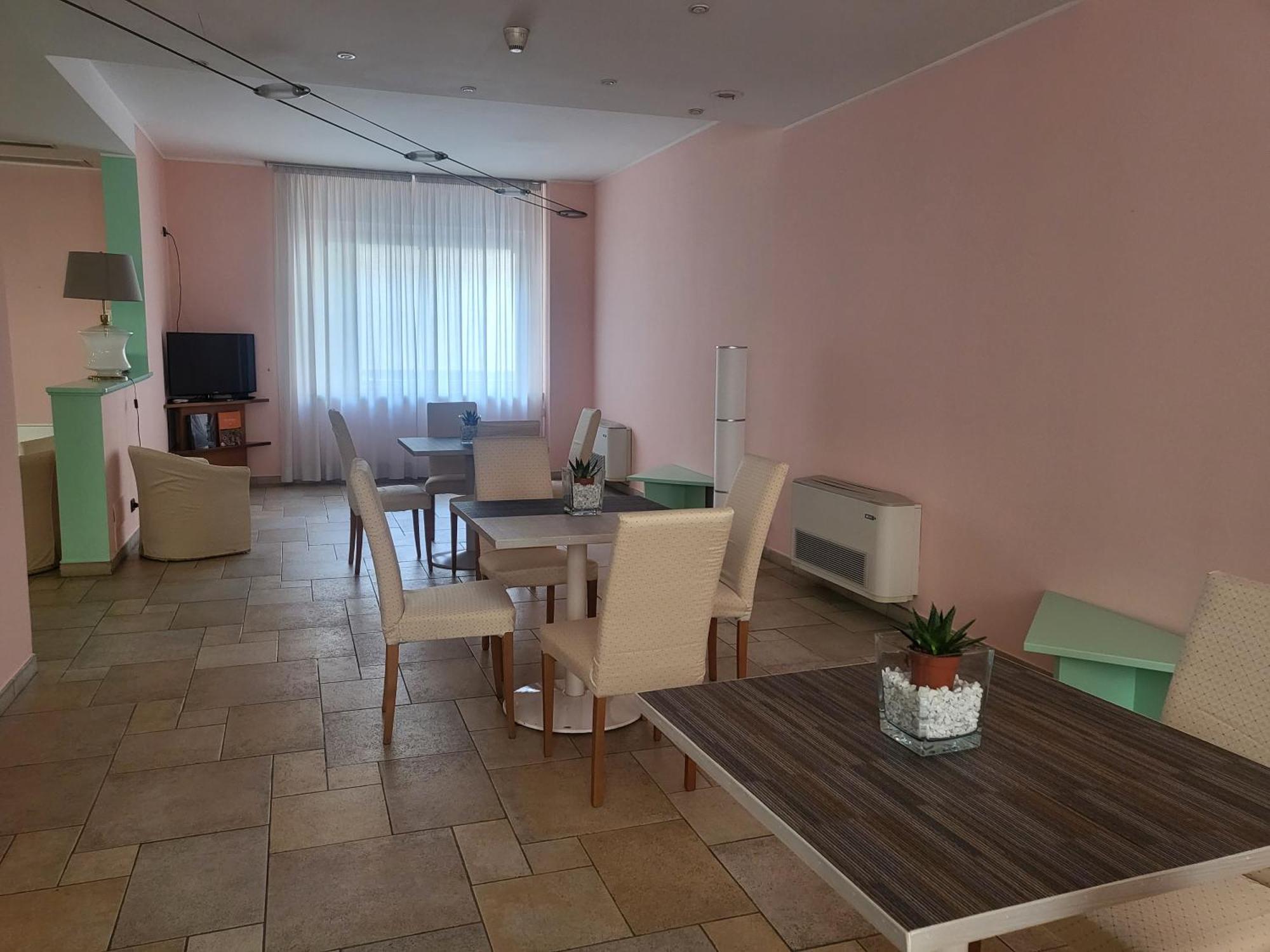 Hotel Lux Alessandria Esterno foto