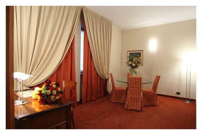 Hotel Lux Alessandria Esterno foto