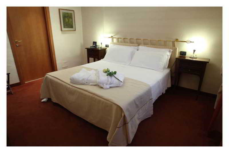 Hotel Lux Alessandria Esterno foto
